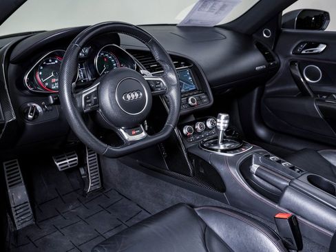 Used 2015 Audi R8 V10 w/ Full Leather Package image 23