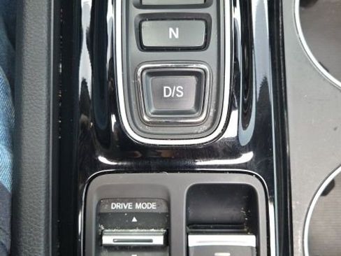 Used 2025 Honda Pilot Touring image 33