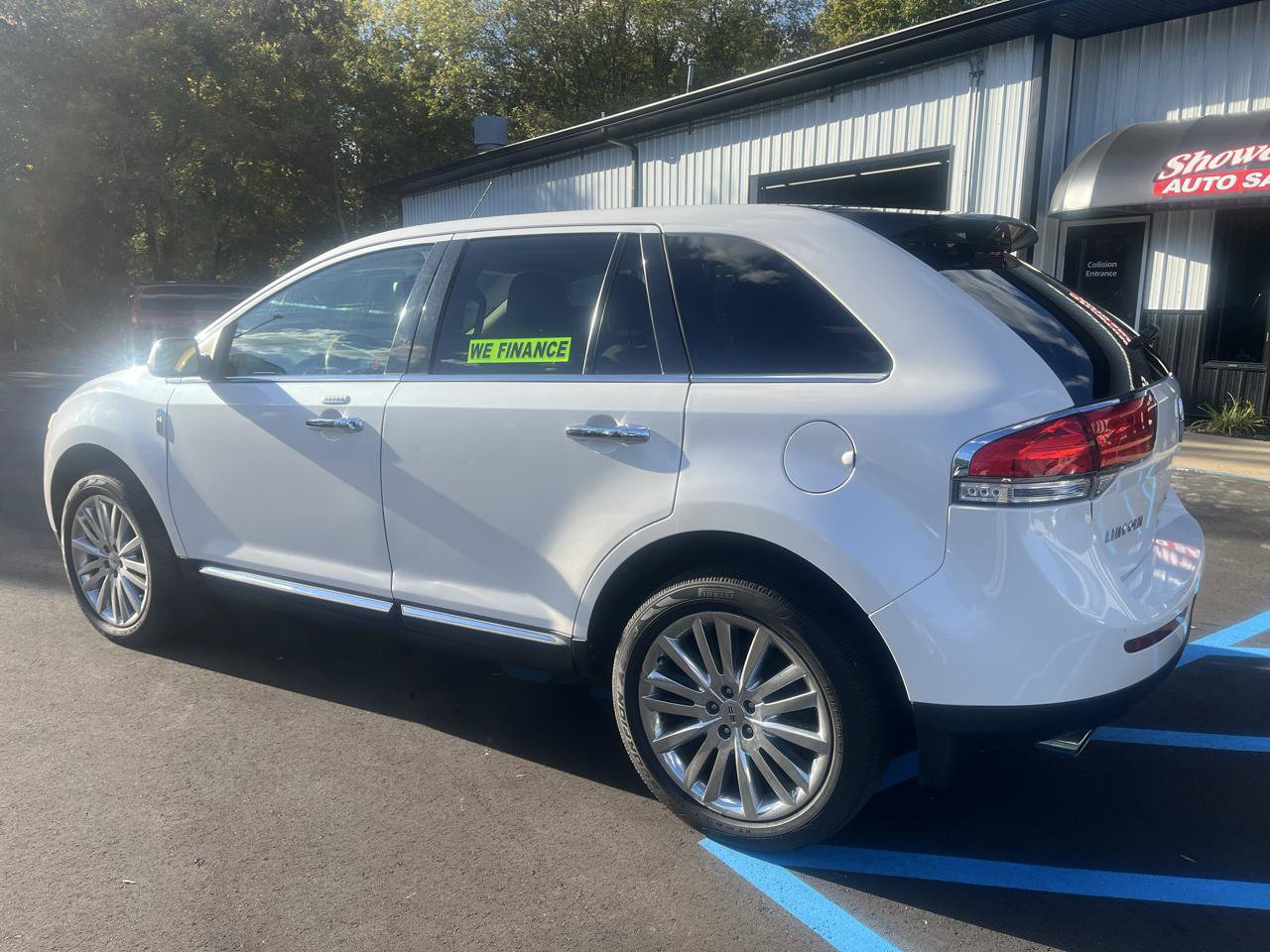 Used 2011 Lincoln MKX AWD w/ Sight & Sound Pkg image 7