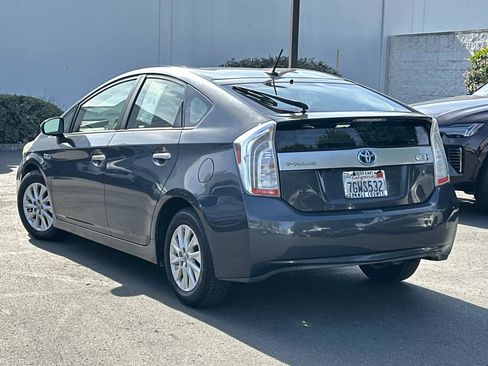 Used 2014 Toyota Prius Plug-In Hybrid image 6