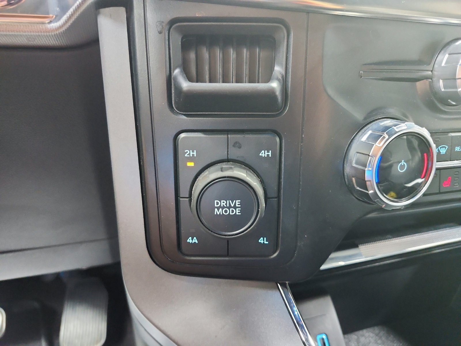 Used 2024 Ford F150 Lariat AWD/4WD image 19
