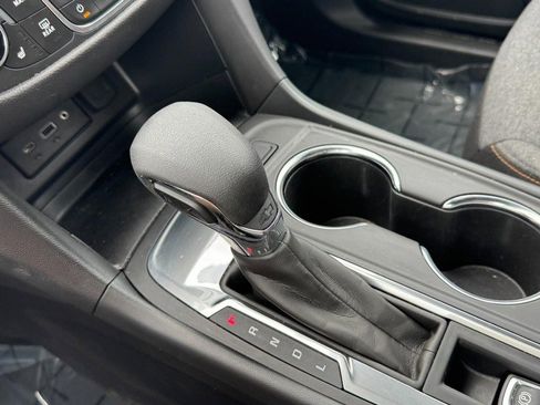 Used 2024 Chevrolet Equinox LT w/ LPO, Floor Liner Package FWD image 19