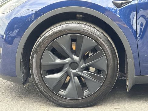 Used 2024 Tesla Model Y Long Range AWD/4WD image 19
