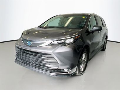 Used 2025 Toyota Sienna XLE