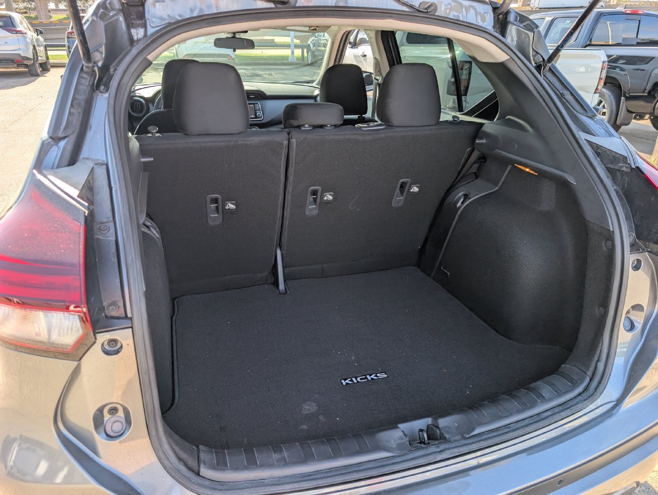Used 2025 Nissan Kicks Play S FWD image 27