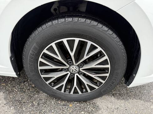 Used 2019 Volkswagen Jetta SEL image 17