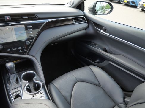 Used 2020 Toyota Camry XLE w/ Driver Assist Package FWD image 12