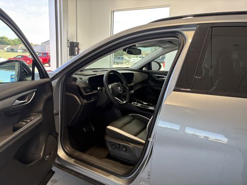Used 2025 Buick Envision Sport Touring image 9