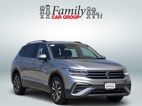 Used 2023 Volkswagen Tiguan S FWD image 2