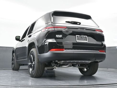 New 2026 Jeep Grand Cherokee Limited w/ Limited Altitude Package RWD image 54