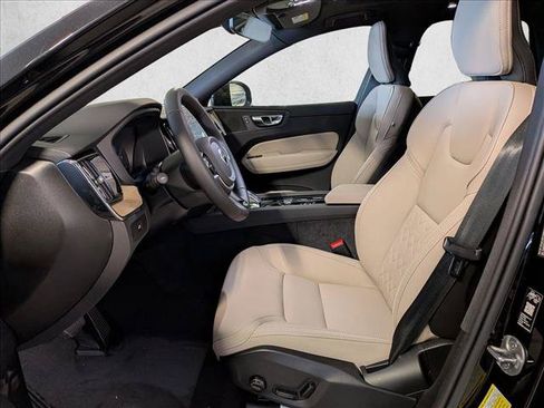 New 2026 Volvo XC60 B5 Core AWD/4WD image 4