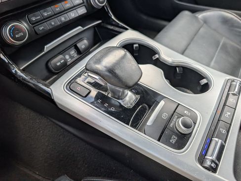 Used 2018 Kia Stinger GT2 AWD/4WD image 24