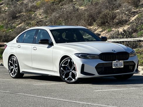 Used 2025 BMW 330i Sedan w/ M Sport Package image 5