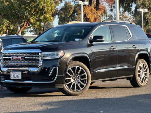 Used 2023 GMC Acadia Denali w/ Black Diamond Edition image 9