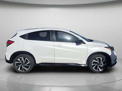 Used 2019 Honda HR-V Sport image 3