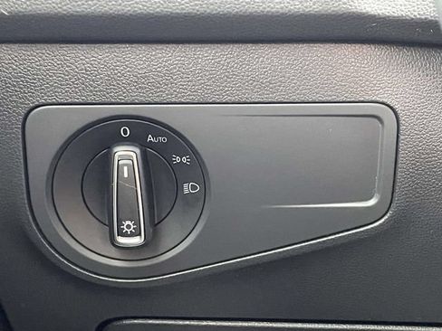 Used 2023 Volkswagen Tiguan SE FWD image 19