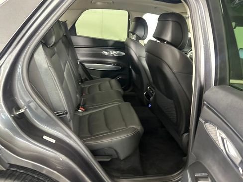 Used 2022 Genesis GV70 2.5T w/ Select Package image 28