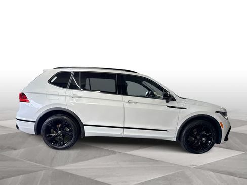 Certified 2023 Volkswagen Tiguan SE R-Line FWD image 9