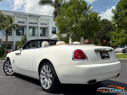 Used 2017 Rolls-Royce Dawn RWD image 49