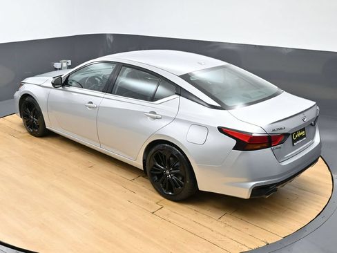 Used 2024 Nissan Altima 2.5 SR FWD image 42