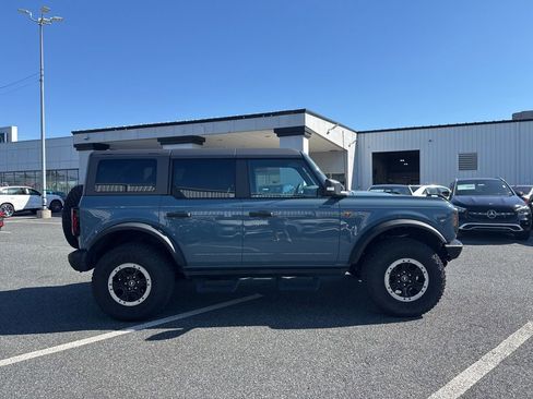 Used 2022 Ford Bronco Badlands w/ Sasquatch Package AWD/4WD image 4