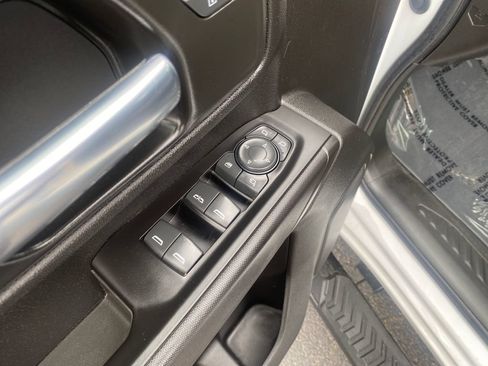 Used 2022 Chevrolet Silverado 2500 Custom w/ Custom Value Package AWD/4WD image 11
