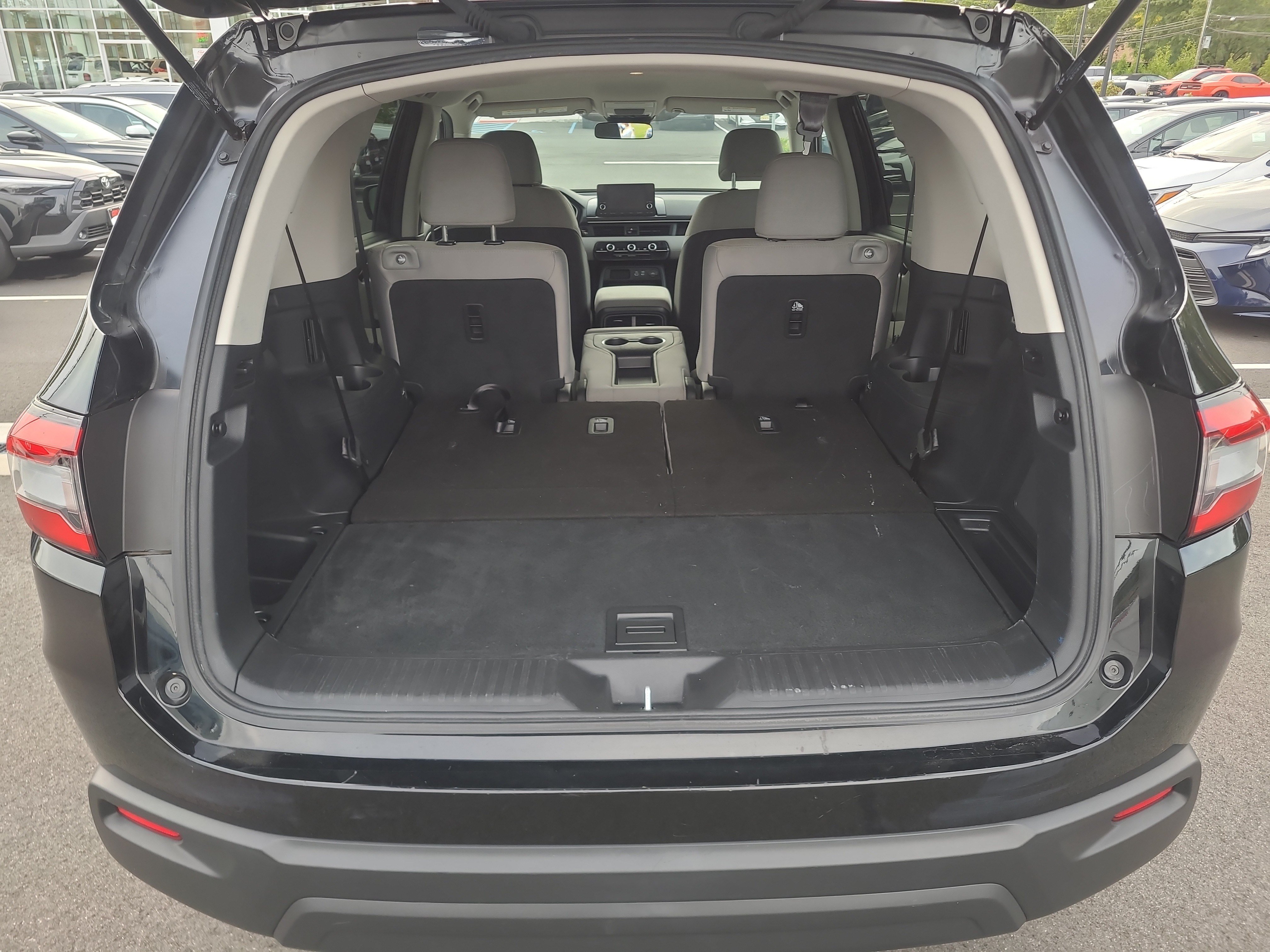 Used 2023 Honda Pilot LX image 30