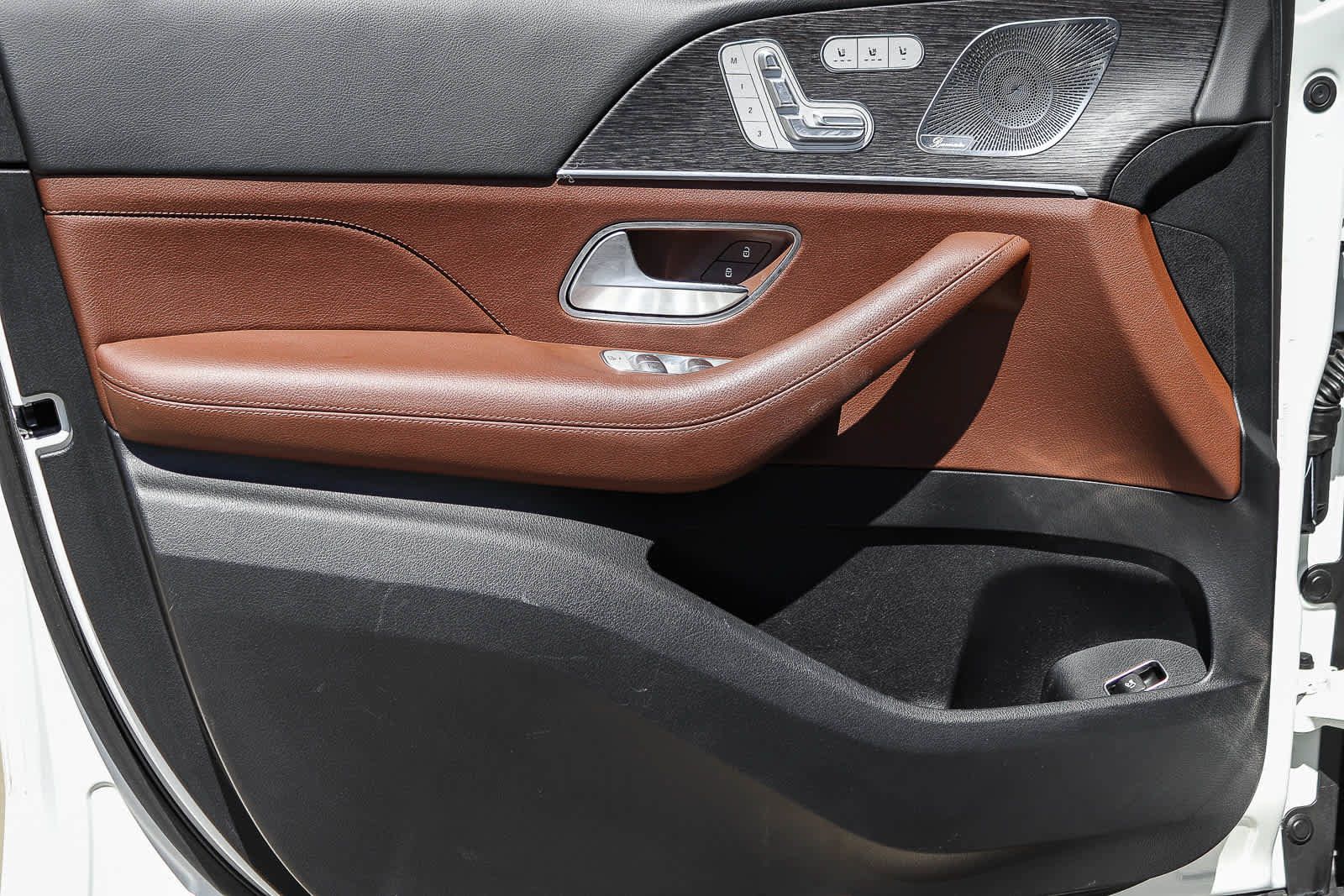 Used 2024 Mercedes-Benz GLS 450 4MATIC image 25