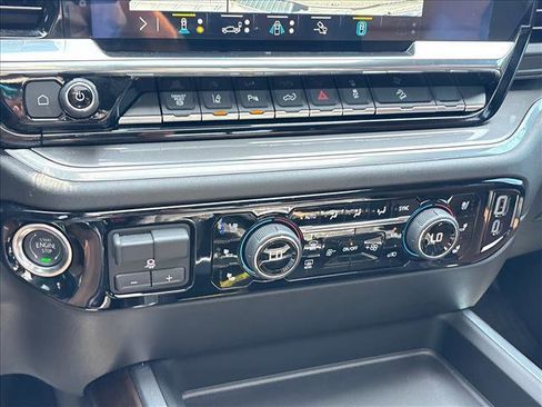 Certified 2025 Chevrolet Silverado 2500 High Country w/ High Country Premium Package AWD/4WD image 16