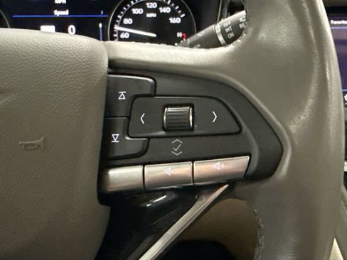 Used 2023 Cadillac XT6 Premium Luxury w/ Technology Package image 12