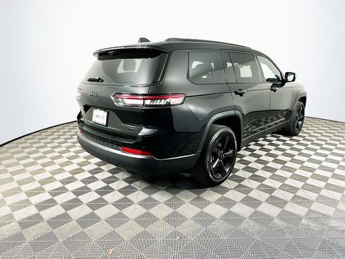 Certified 2025 Jeep Grand Cherokee L Limited w/ Luxury Tech Group II image 12