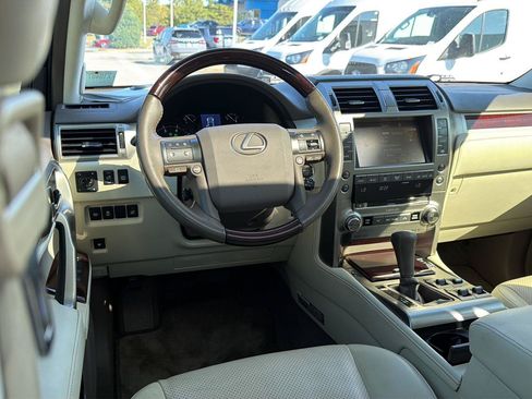 Used 2018 Lexus GX 460 Luxury AWD/4WD image 21