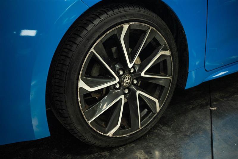 Used 2019 Toyota Corolla XSE FWD image 3