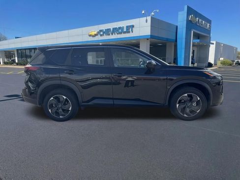 Used 2025 Nissan Rogue SV image 8