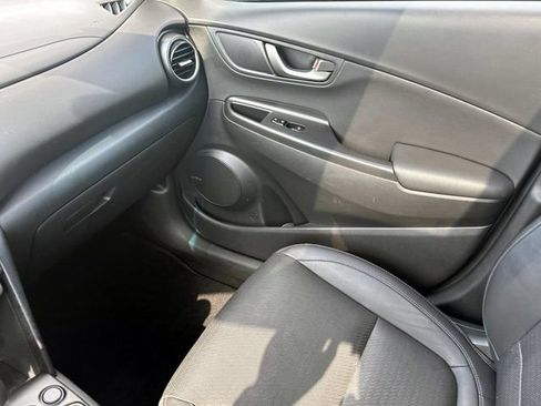 Used 2020 Hyundai Kona Limited AWD/4WD image 30