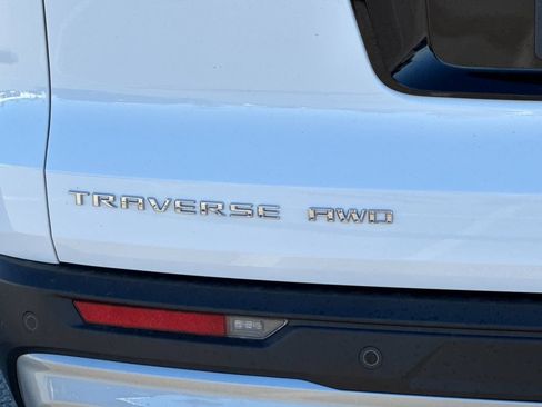 Used 2025 Chevrolet Traverse LT AWD/4WD image 33