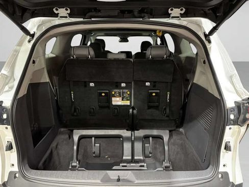Used 2022 Toyota Sienna XLE FWD image 33