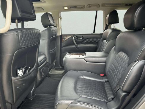 Used 2019 INFINITI QX80 Luxe w/ 22" Wheel Package AWD/4WD image 11