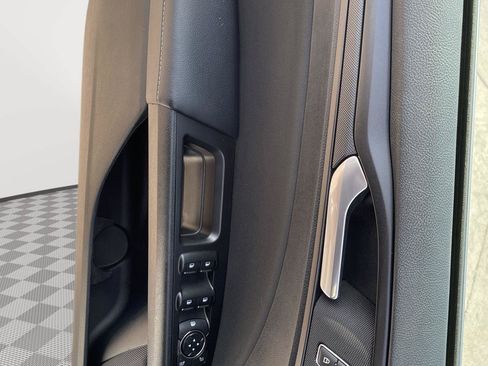 Used 2018 Ford Fusion SE w/ Equipment Group 201A FWD image 16