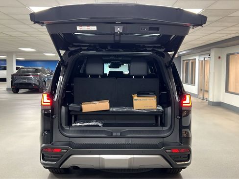 New 2026 Lexus LX 700h Luxury AWD/4WD image 29