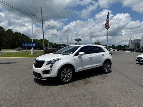 Used 2022 Cadillac XT5 Premium Luxury w/ Platinum Package FWD image 3