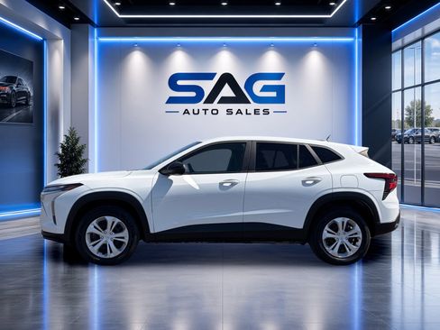 Used 2025 Chevrolet Trax LS FWD image 7