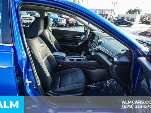Used 2025 Nissan Altima 2.5 SV image 22