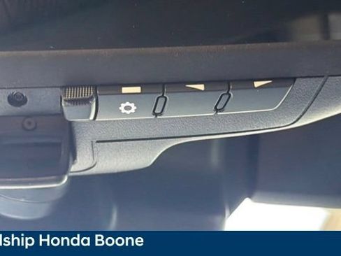 Used 2025 Subaru Forester Touring AWD/4WD image 37