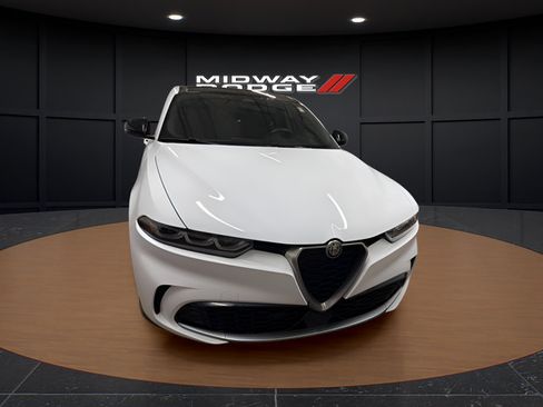 Used 2024 Alfa Romeo Tonale Ti AWD/4WD image 5