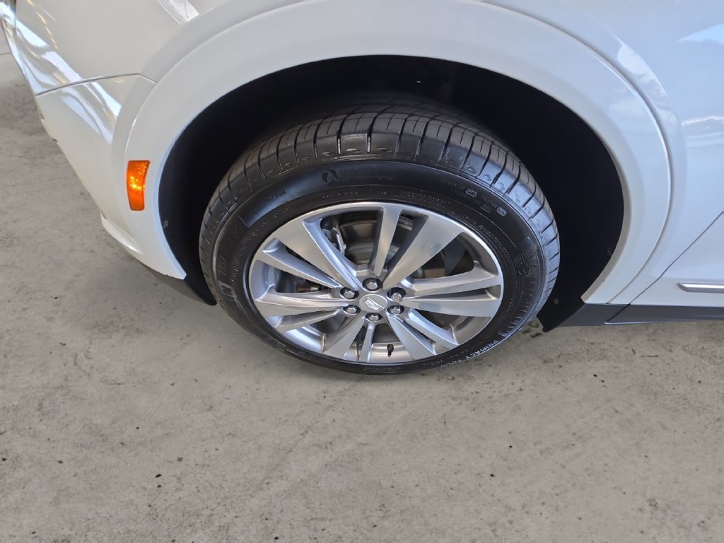 Certified 2025 Cadillac XT5 Premium Luxury AWD/4WD image 13