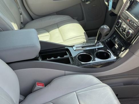 Used 2017 Buick Enclave Leather FWD image 17