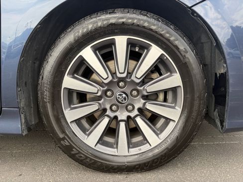Used 2019 Toyota Sienna XLE AWD/4WD image 30