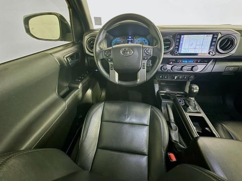 Used 2021 Toyota Tacoma TRD Off-Road image 13
