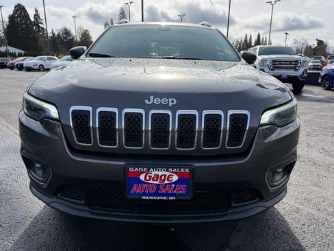 Used 2019 Jeep Cherokee Latitude Plus w/ Comfort/Convenience Group AWD/4WD image 16